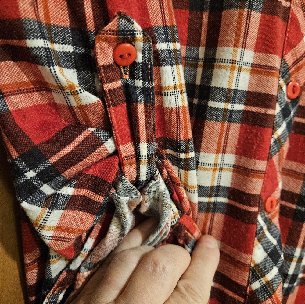 Cute flannel - Picture 3 of 4